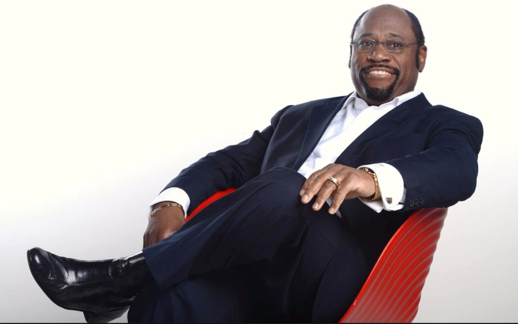 Myles Munroe (1954-2014) was a successful pastor